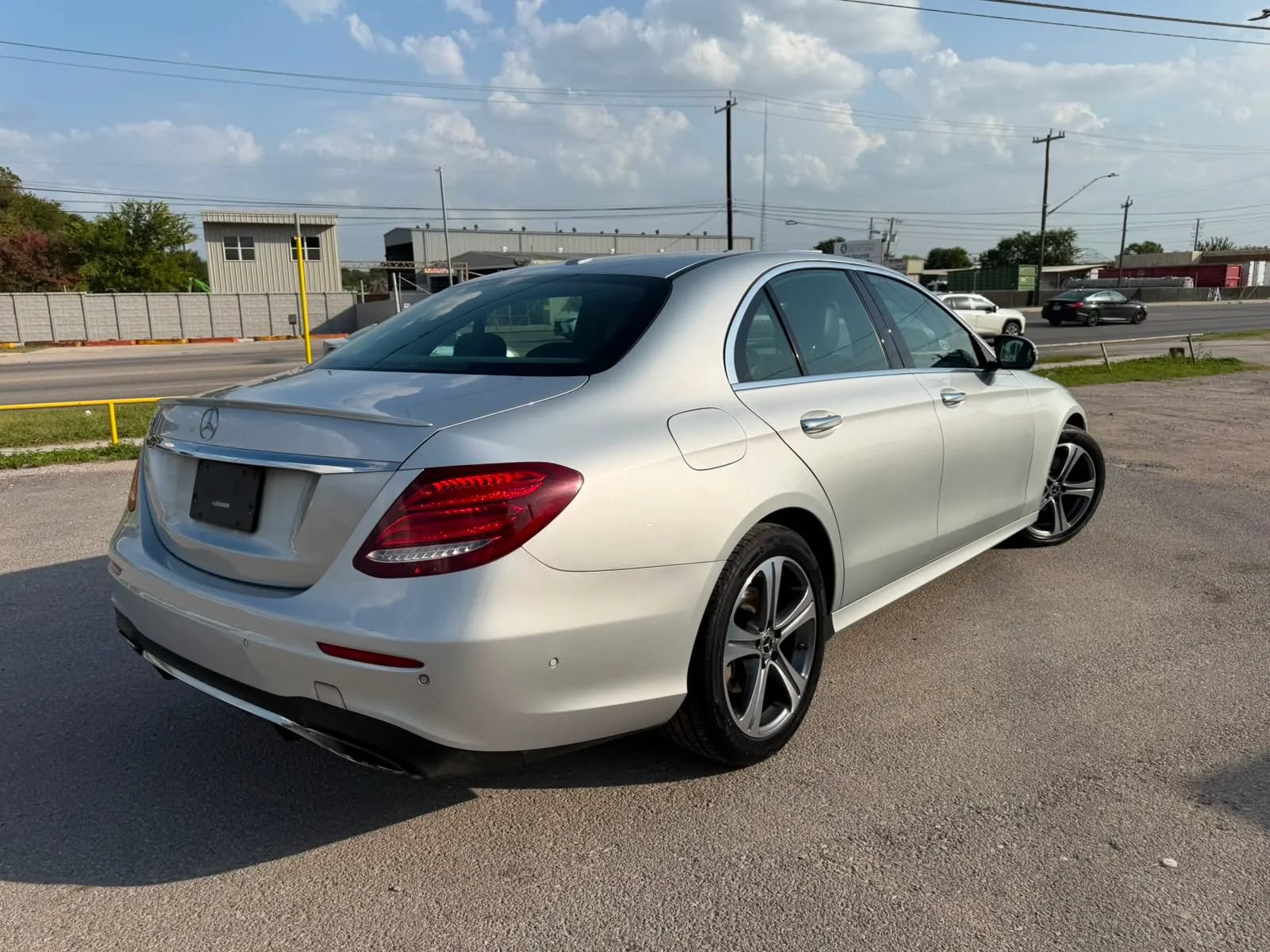 Used 2018 Mercedes-Benz E 300 image 3