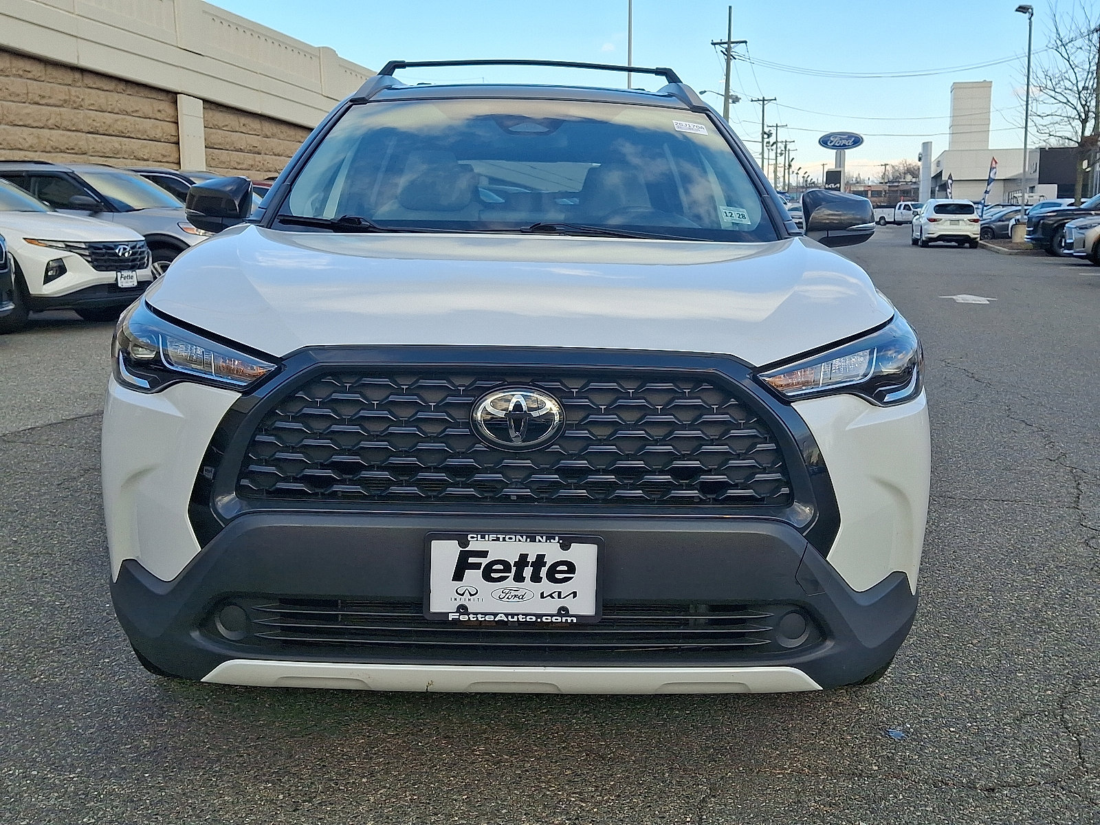 Used 2023 Toyota Corolla Cross LE image 2