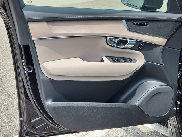 New 2026 Volvo XC90 B5 Plus w/ Protection Package AWD/4WD image 9