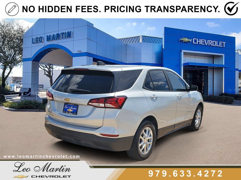 Used 2022 Chevrolet Equinox LS w/ LS Convenience Package FWD image 3