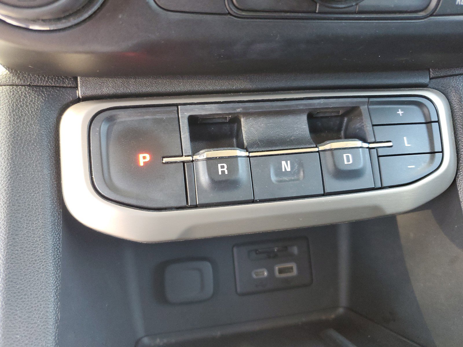 Used 2021 GMC Acadia Denali image 22