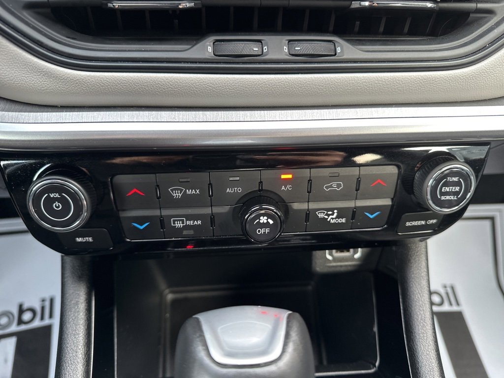 Used 2024 Jeep Compass Limited image 33