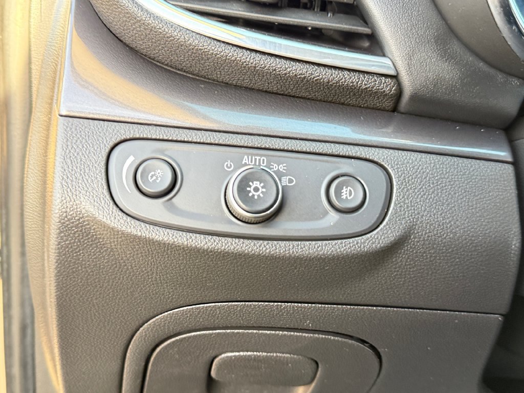 Used 2019 Buick Encore Essence w/ Experience Buick Package AWD/4WD image 21