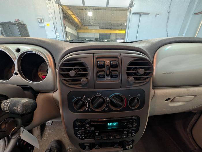 Used 2001 Chrysler PT Cruiser FWD image 35