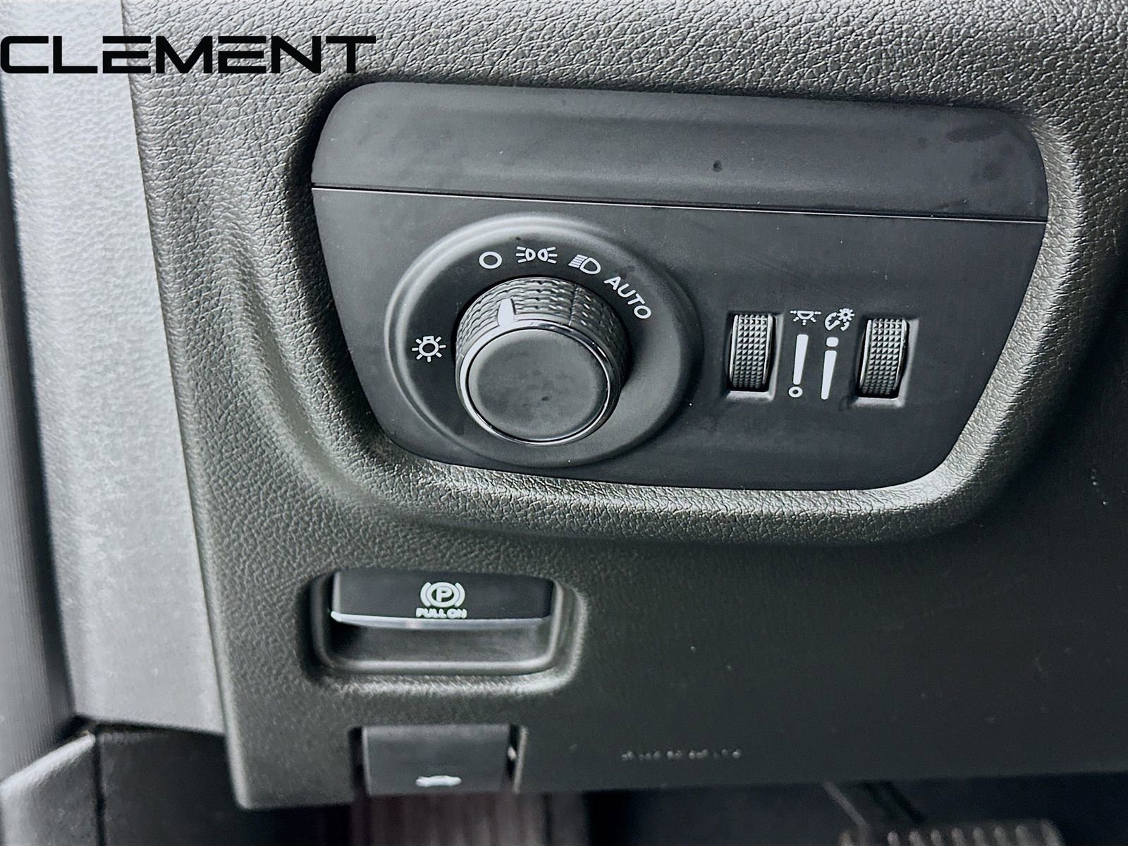 Used 2023 Jeep Grand Cherokee L Laredo AWD/4WD image 13