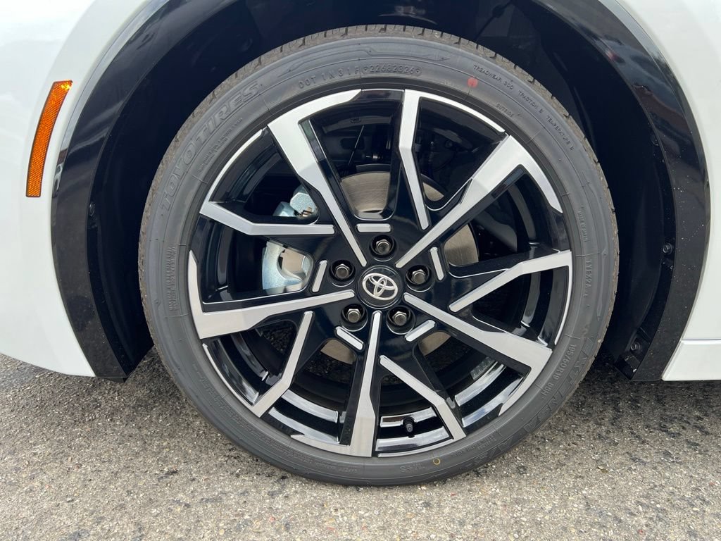 New 2027 Toyota Prius Plug-In Hybrid FWD image 6