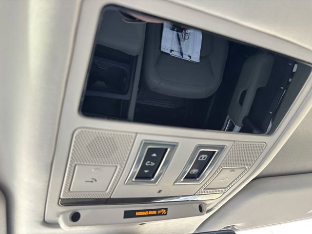 Used 2024 Land Rover Defender 90 S image 38