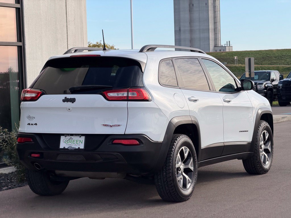 Used 2017 Jeep Cherokee Trailhawk AWD/4WD image 5