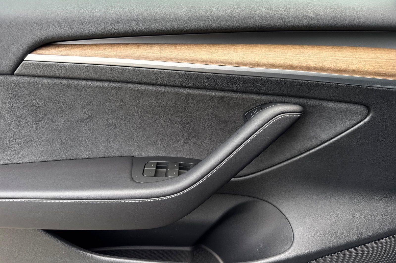 Used 2023 Tesla Model 3 Standard Range image 11