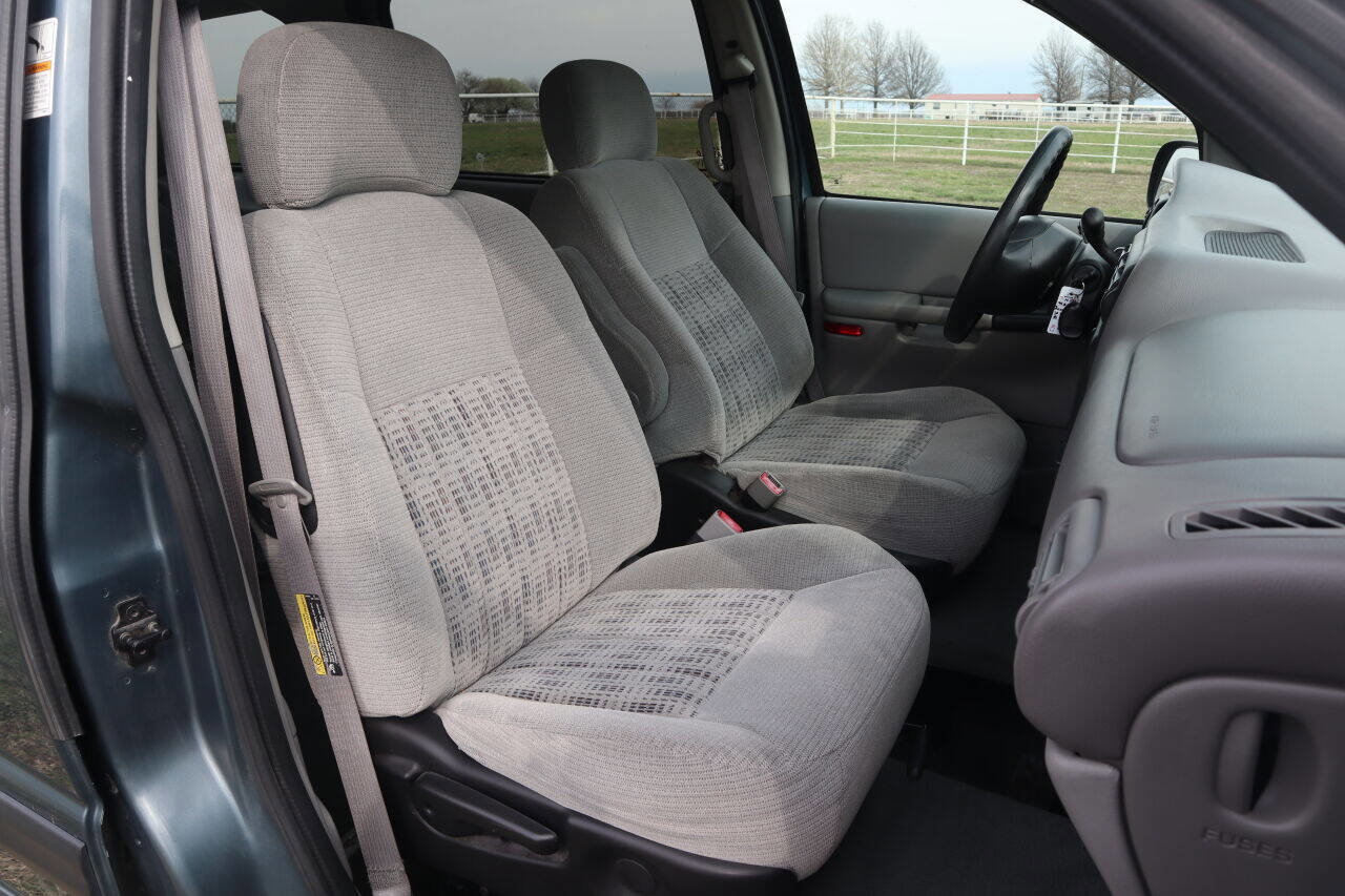 Used 2004 Chevrolet Venture LS w/ Easy Order Package image 8