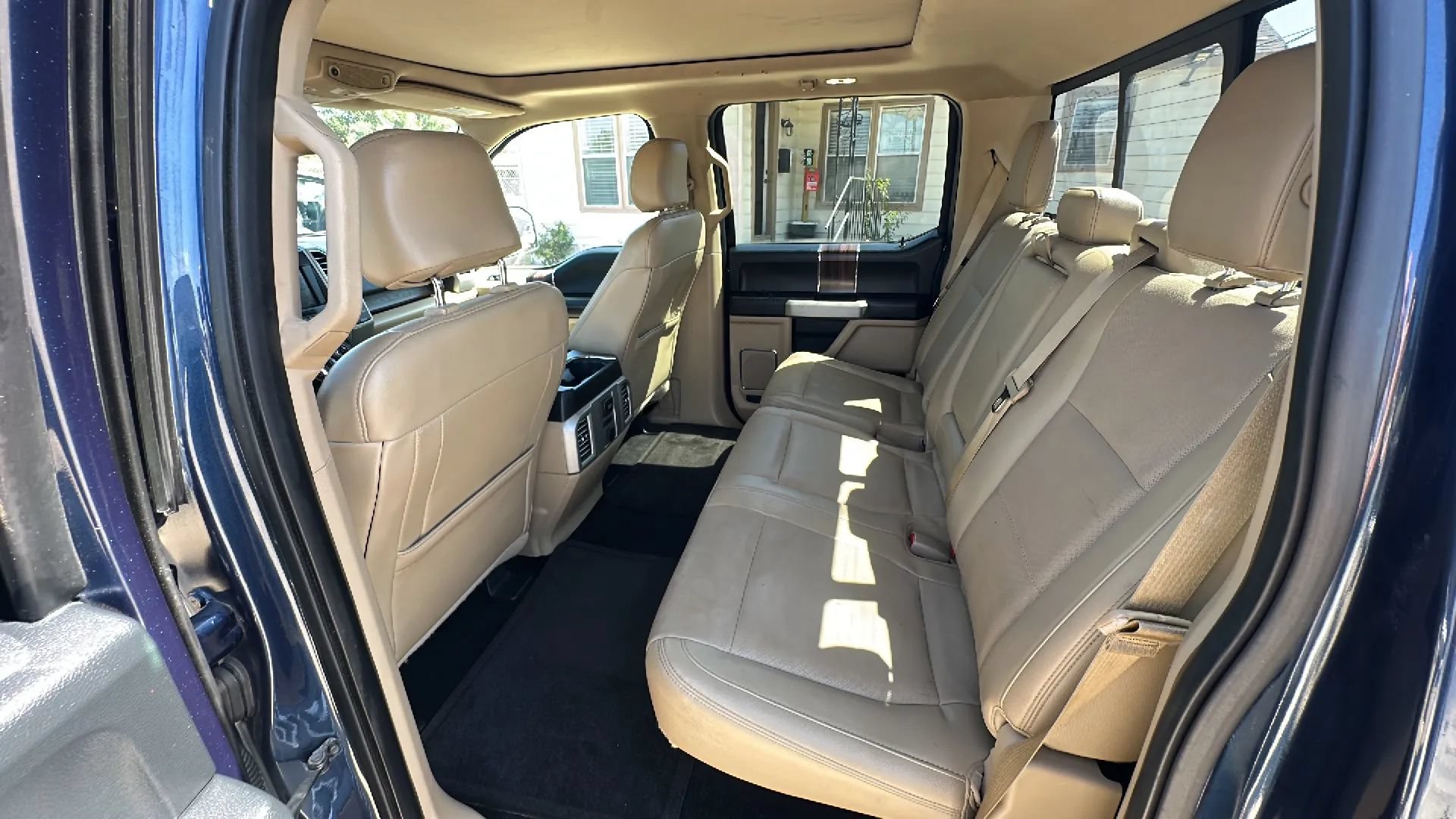 Used 2015 Ford F150 Lariat w/ Equipment Group 502A Luxury AWD/4WD image 16