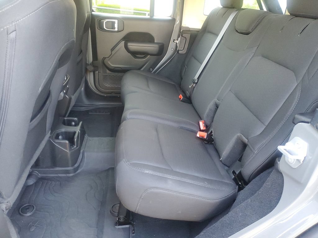 Used 2022 Jeep Wrangler Unlimited Sport AWD/4WD image 9