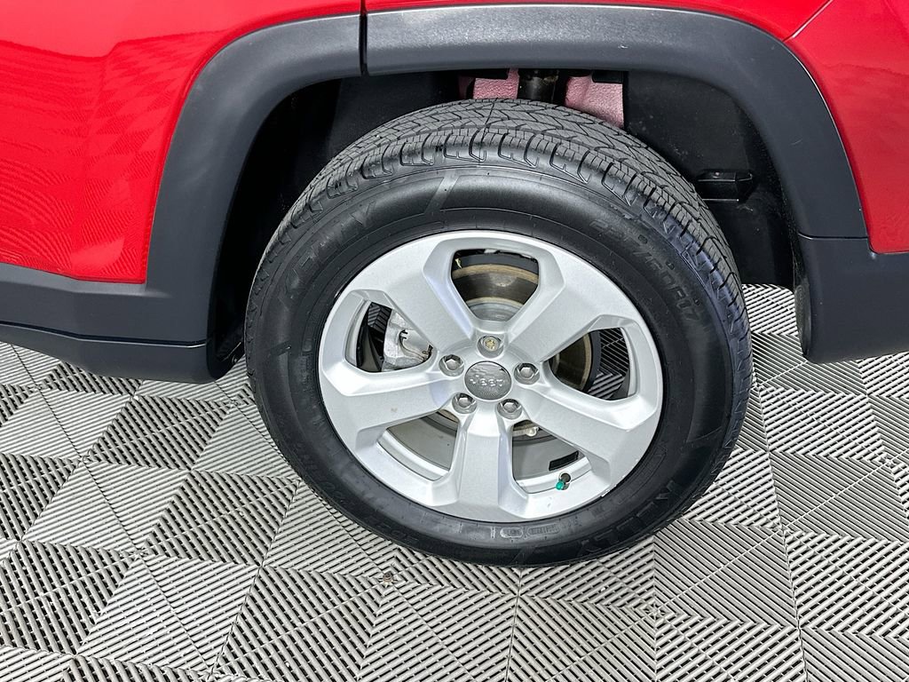 Used 2019 Jeep Compass Latitude w/ Cold Weather Group image 37