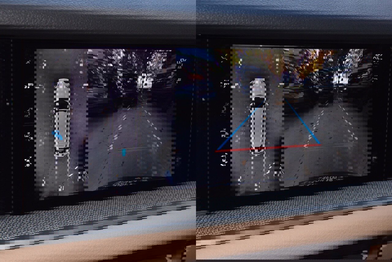 Used 2025 Porsche Cayenne image 28