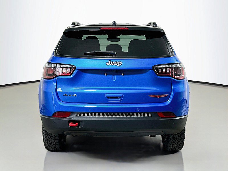 Used 2026 Jeep Compass Trailhawk AWD/4WD image 6