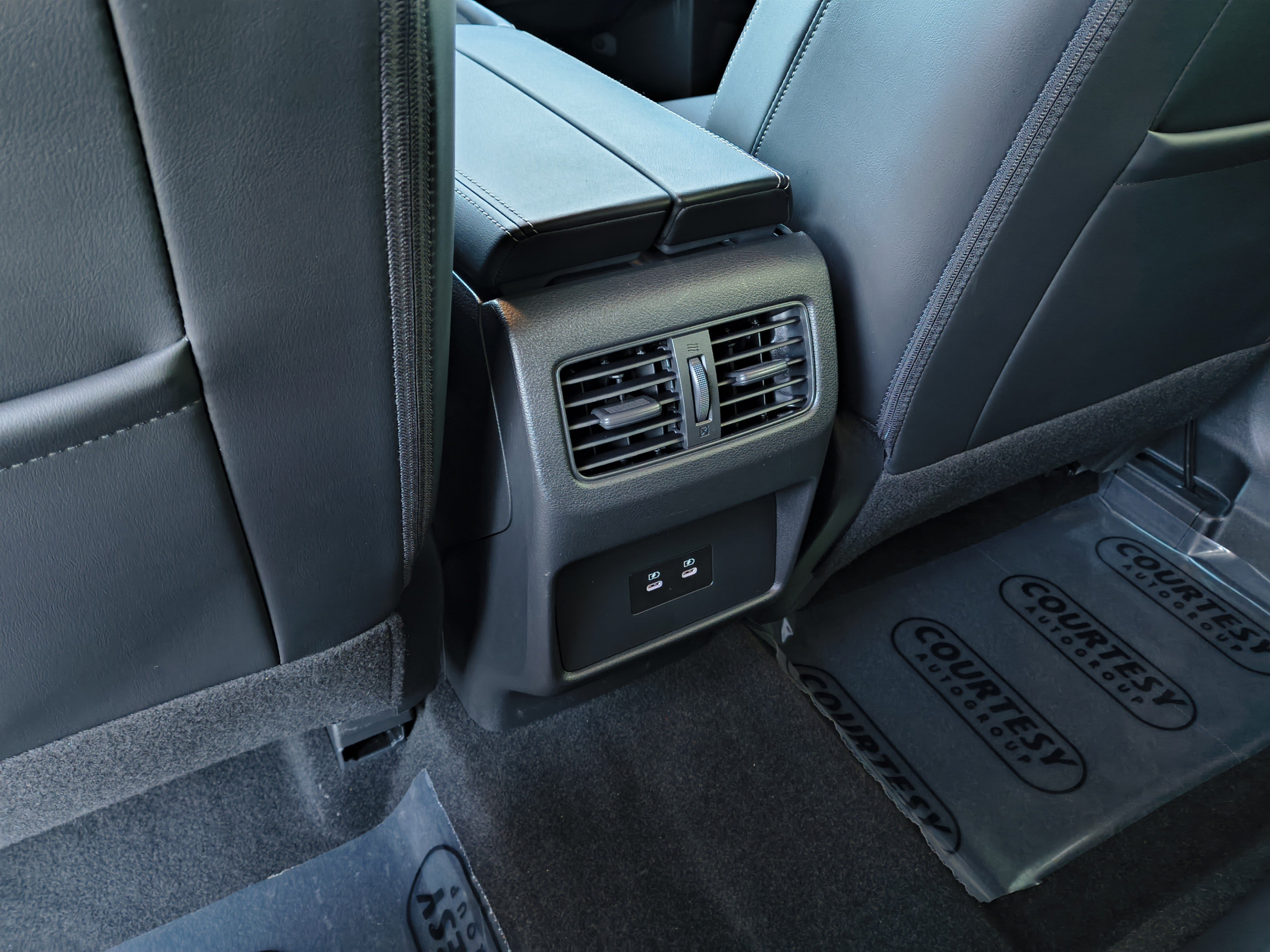 Certified 2024 Nissan Rogue Platinum FWD image 17