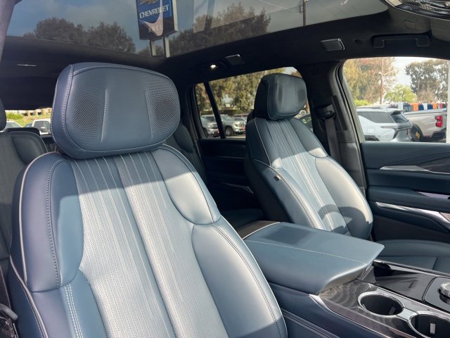 Used 2025 Cadillac Escalade IQ Luxury 2 w/ LPO, Premium Carpet Package image 34