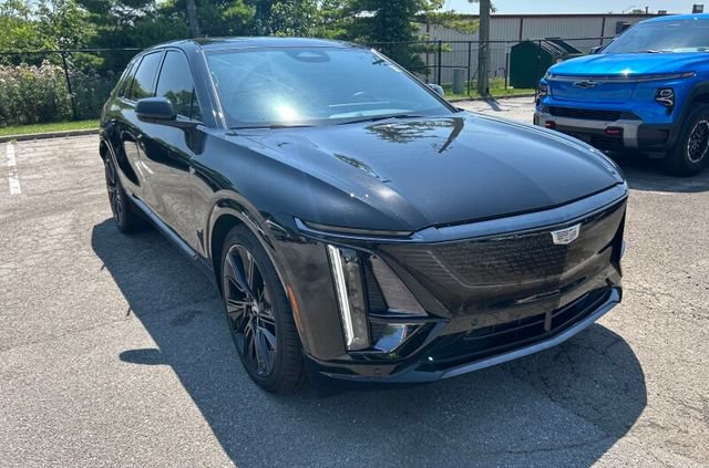 Certified 2024 Cadillac Lyriq Sport w/ LPO, Floor Liner Package AWD/4WD image 2