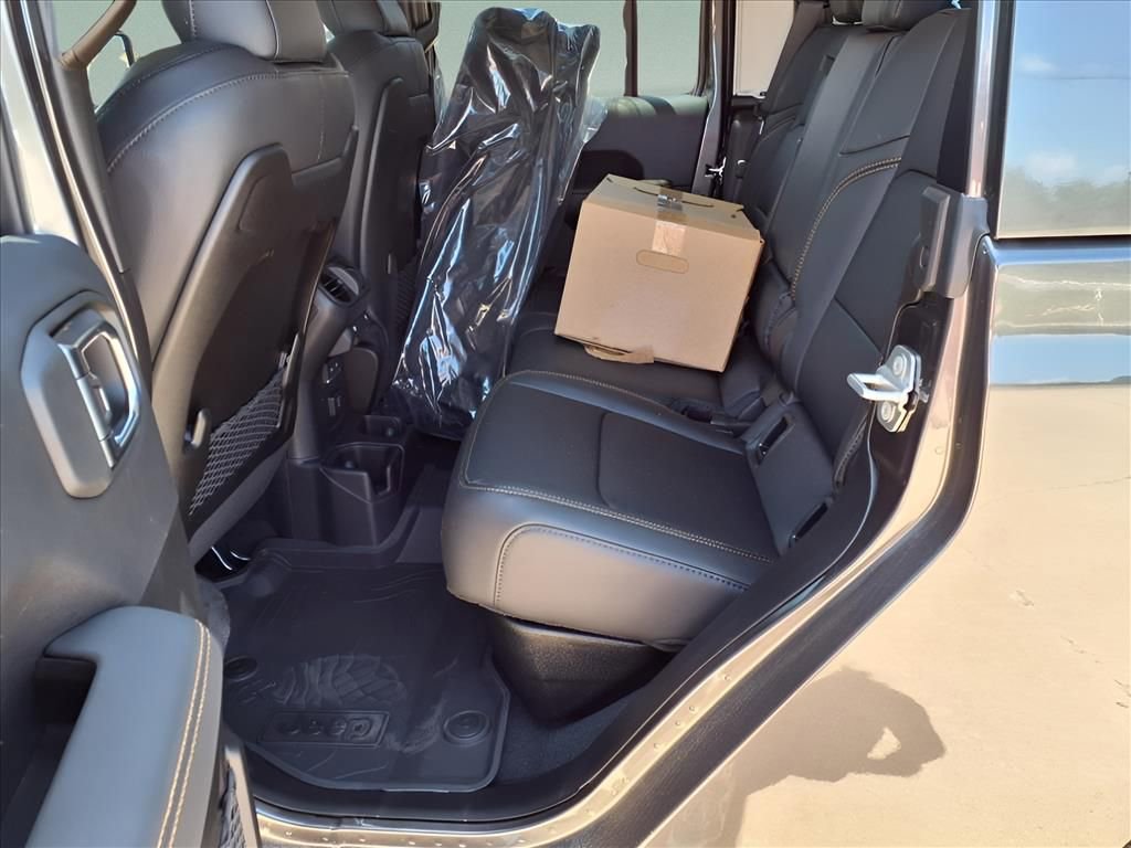 New 2025 Jeep Gladiator Sport w/ Premium Package AWD/4WD image 23