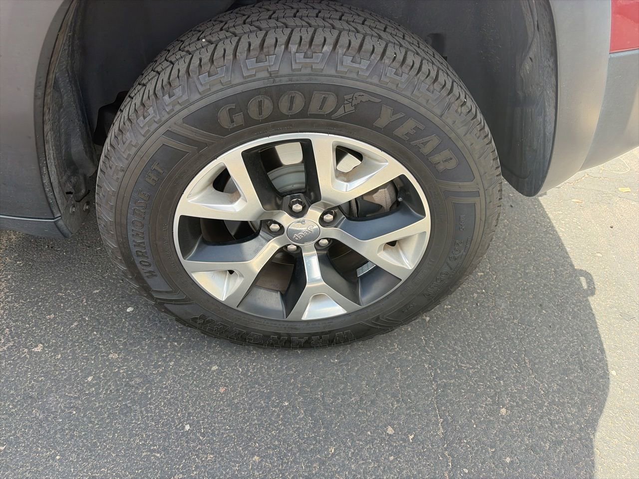 Used 2015 Jeep Cherokee Trailhawk w/ Comfort/Convenience Group AWD/4WD image 8