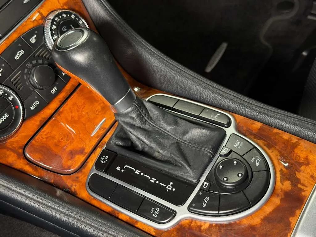 Used 2011 Mercedes-Benz SL 550 w/ Premium I Pkg image 26