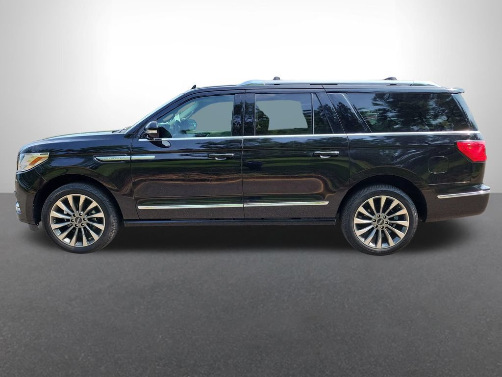 Used 2020 Lincoln Navigator L Reserve w/ Luxury Package AWD/4WD image 2