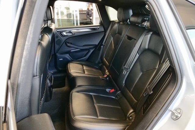 Used 2021 Porsche Macan image 12