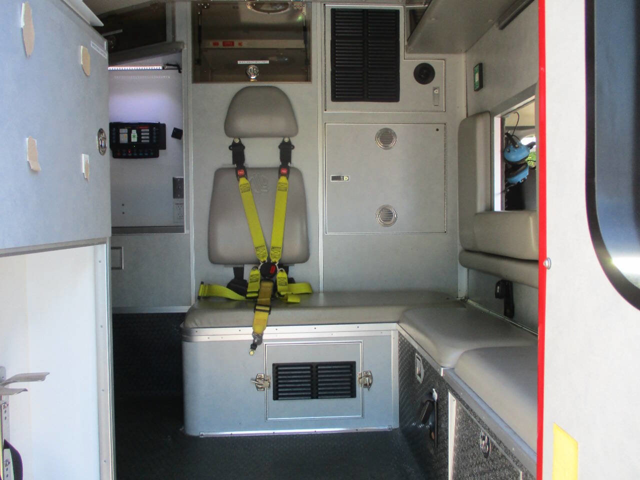 Used 2009 Chevrolet Kodiak C4500 2WD Regular Cab image 23