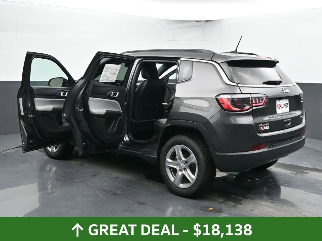 Used 2024 Jeep Compass Latitude image 66