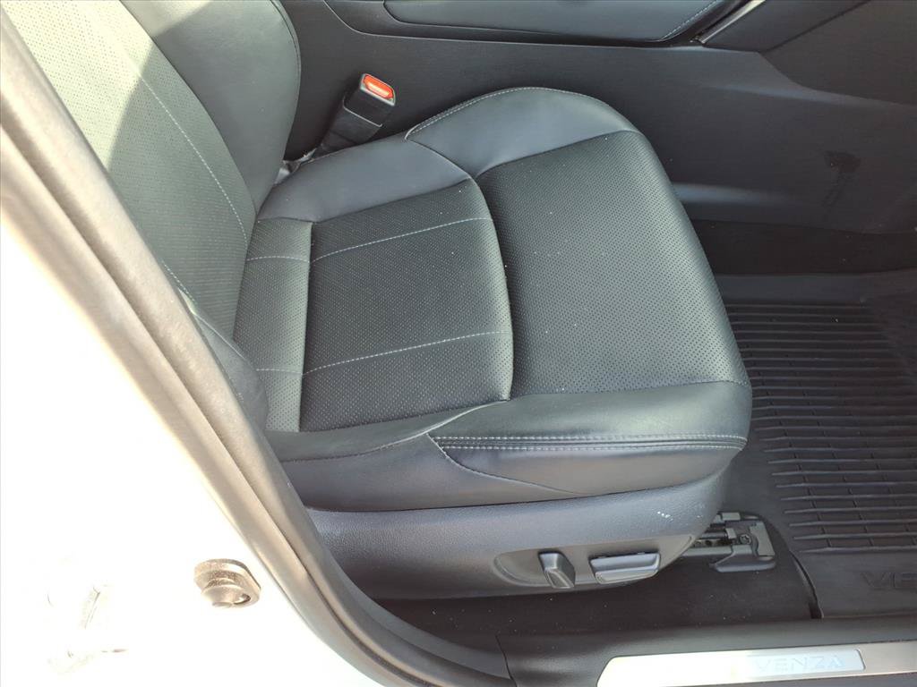Used 2023 Toyota Venza Limited AWD/4WD image 17