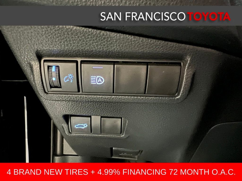 Certified 2022 Toyota Corolla Cross XLE image 37