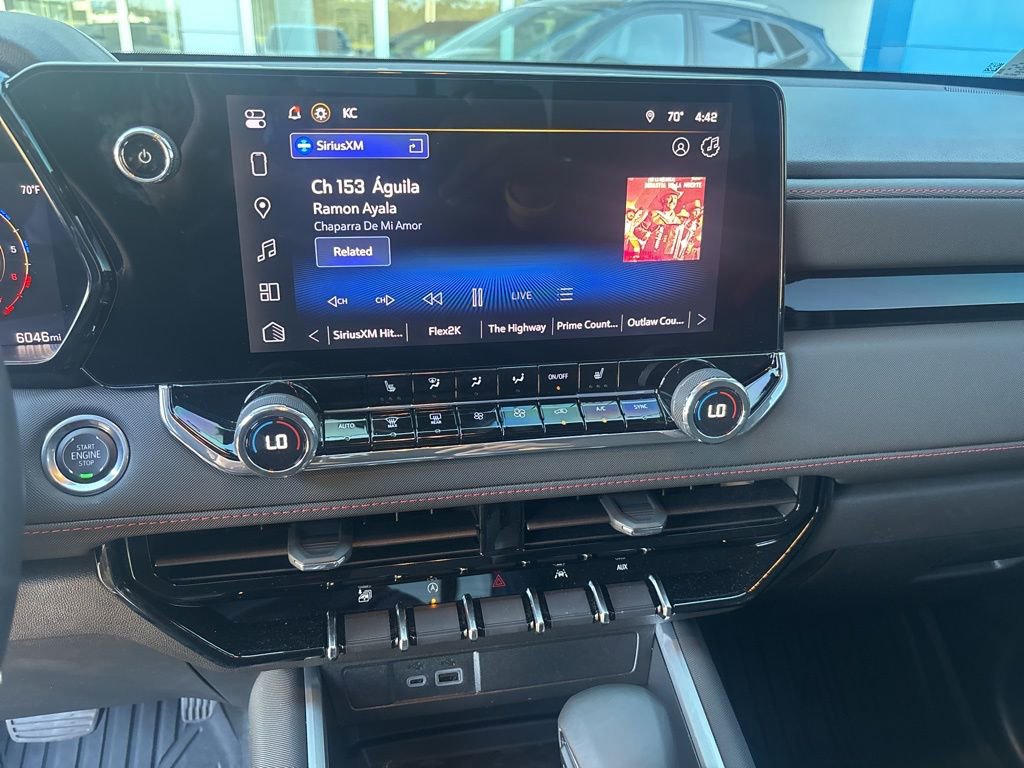 Used 2025 Chevrolet Colorado Z71 w/ Technology Package image 37