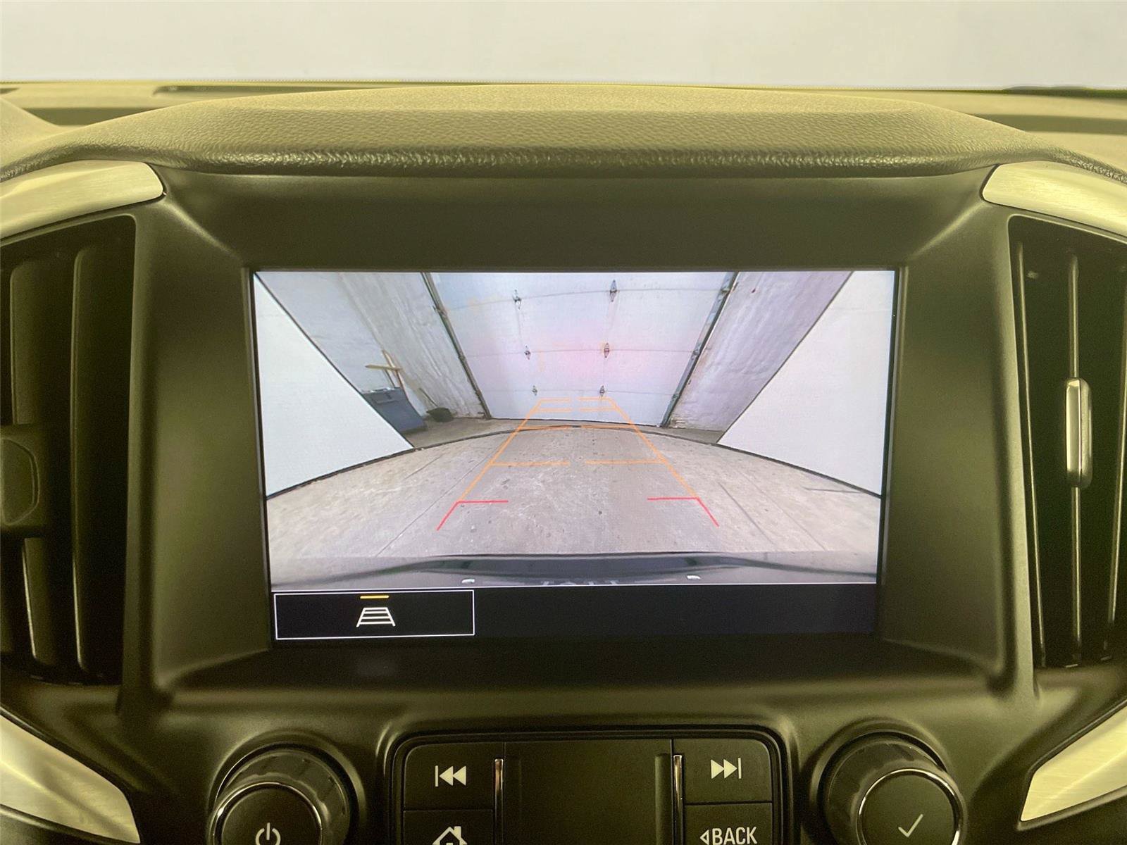 Used 2024 GMC Terrain SLT AWD/4WD image 6