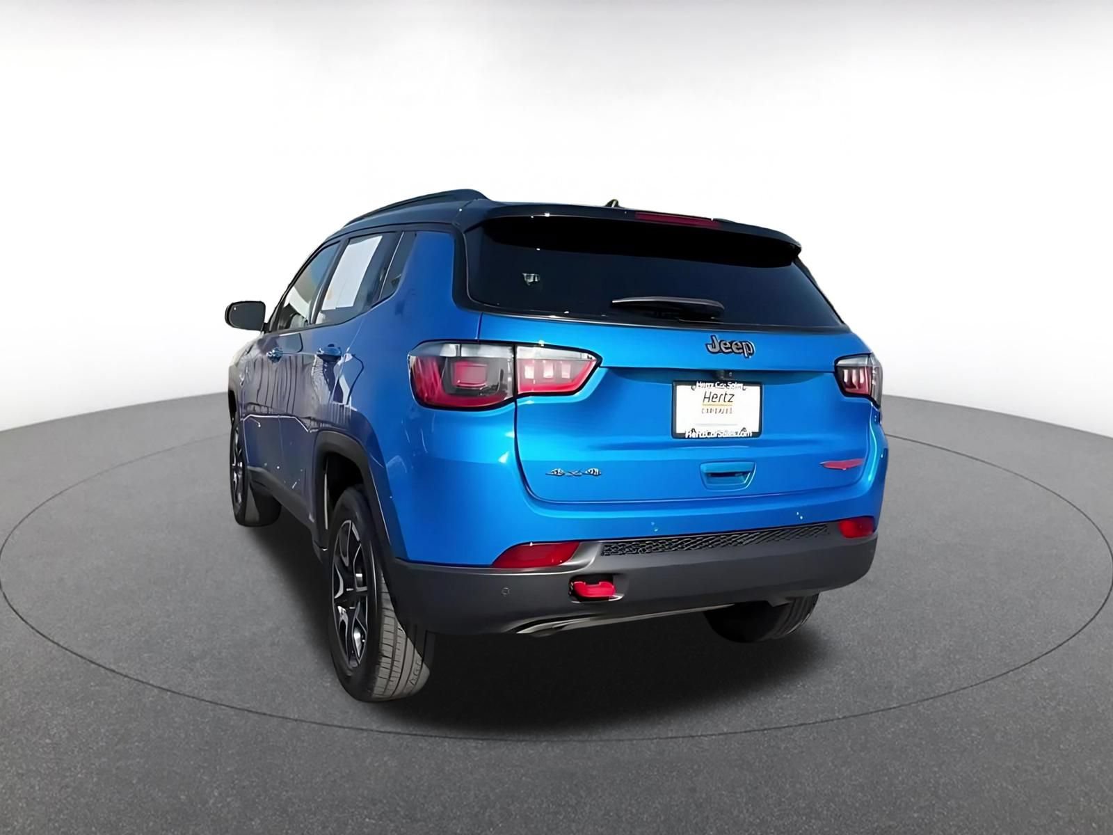 Used 2025 Jeep Compass Trailhawk AWD/4WD image 11