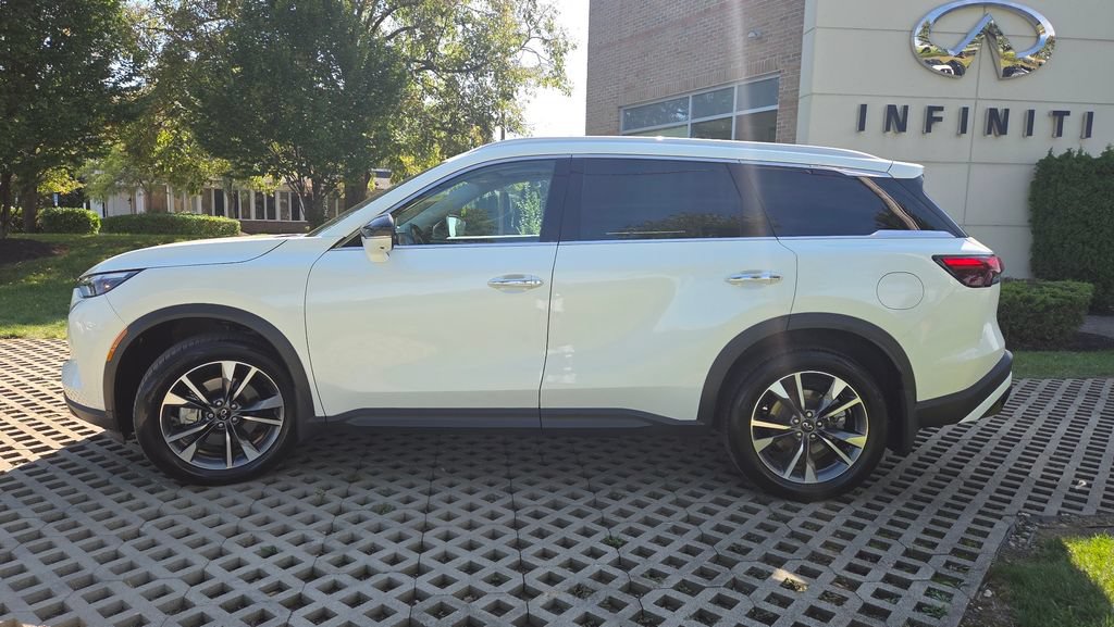 Used 2023 INFINITI QX60 Luxe w/ Cargo Package AWD/4WD image 7