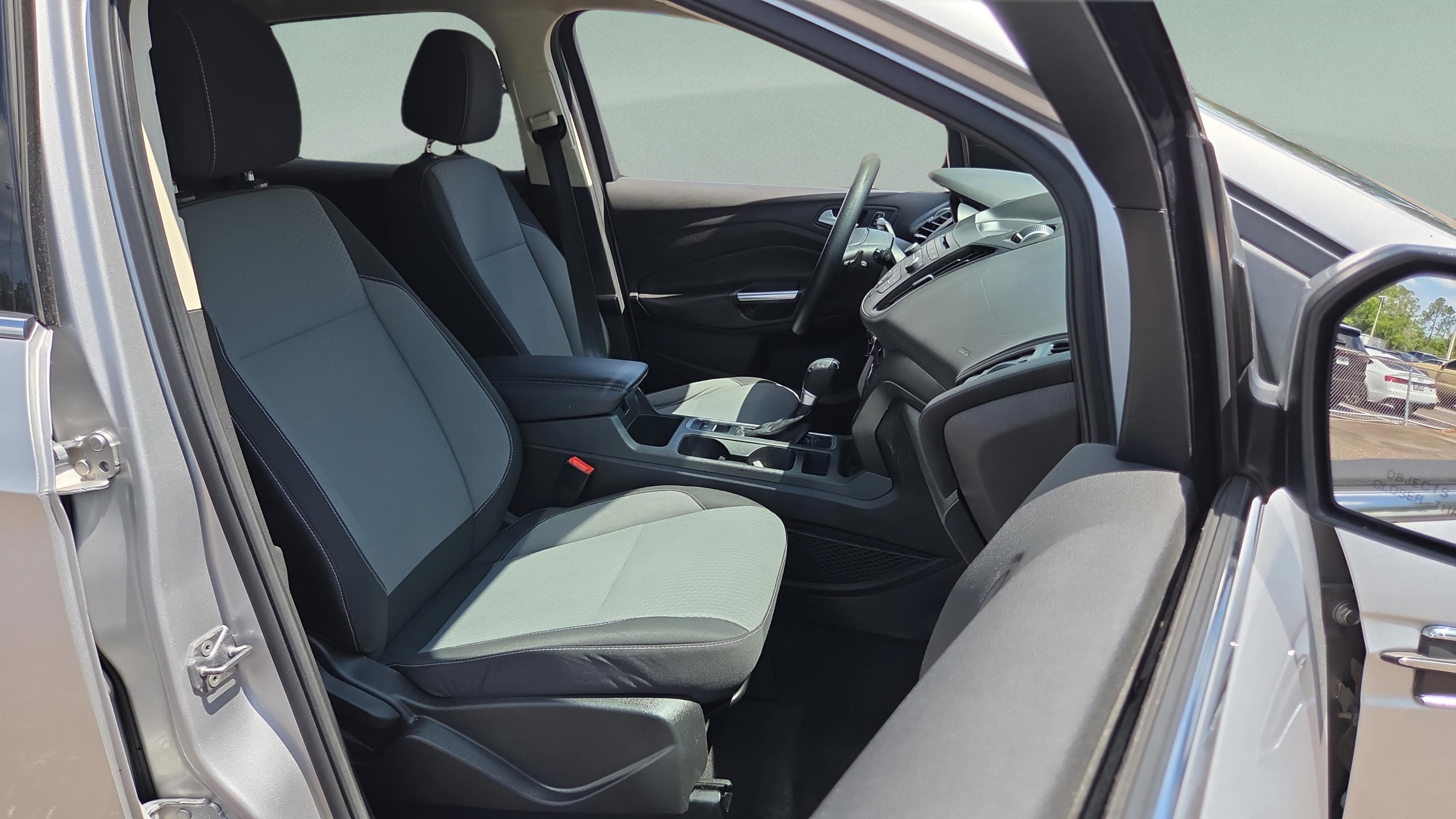 Used 2017 Ford Escape SE FWD image 15
