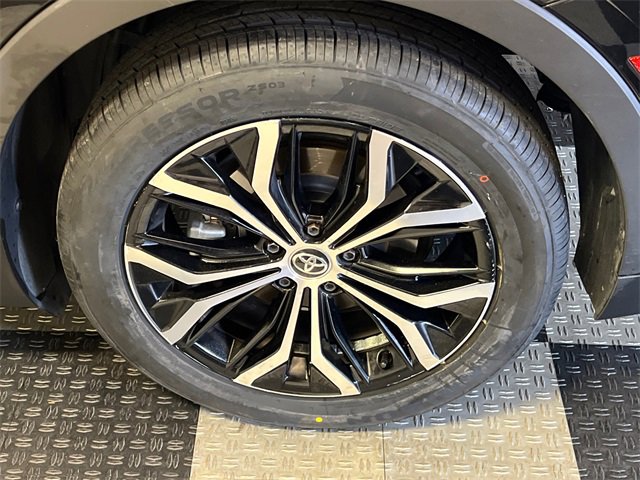 Used 2024 Toyota Crown XLE image 16