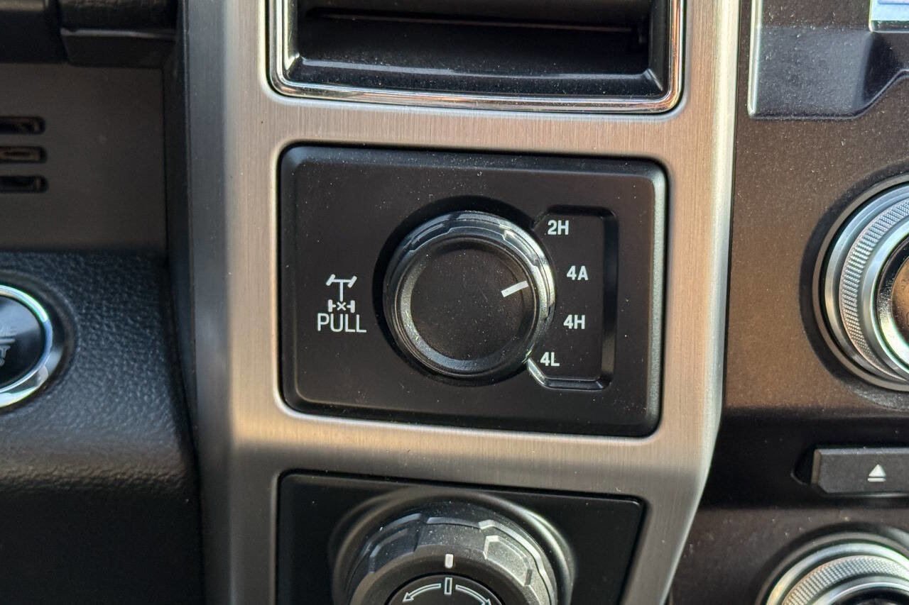 Used 2018 Ford F150 Platinum w/ Equipment Group 701A Luxury image 32