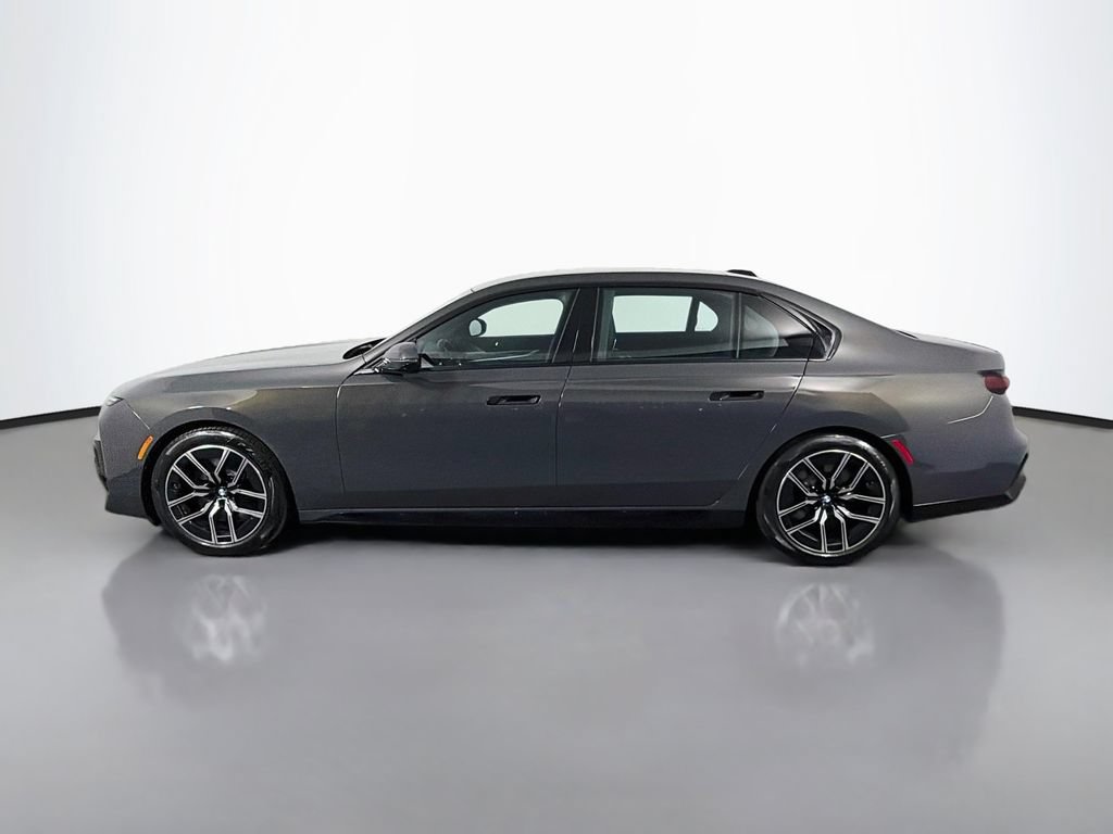 Used 2023 BMW 760i xDrive w/ Luxury Rear Seating Package AWD/4WD image 4