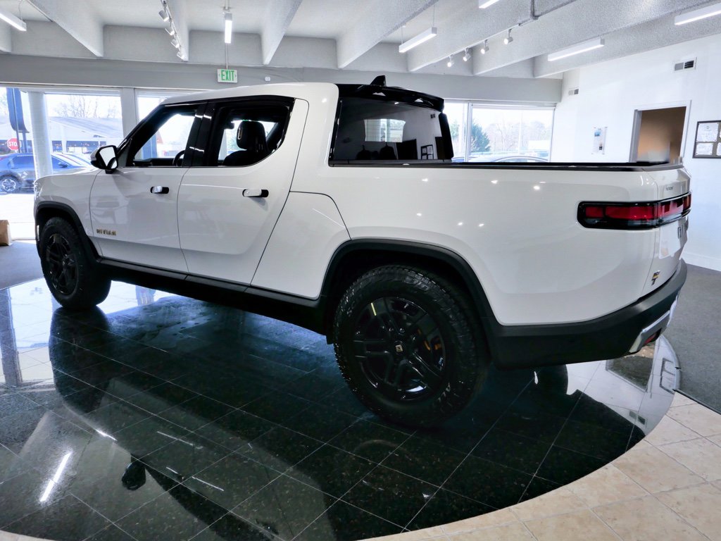 Used 2022 Rivian R1T Adventure image 3