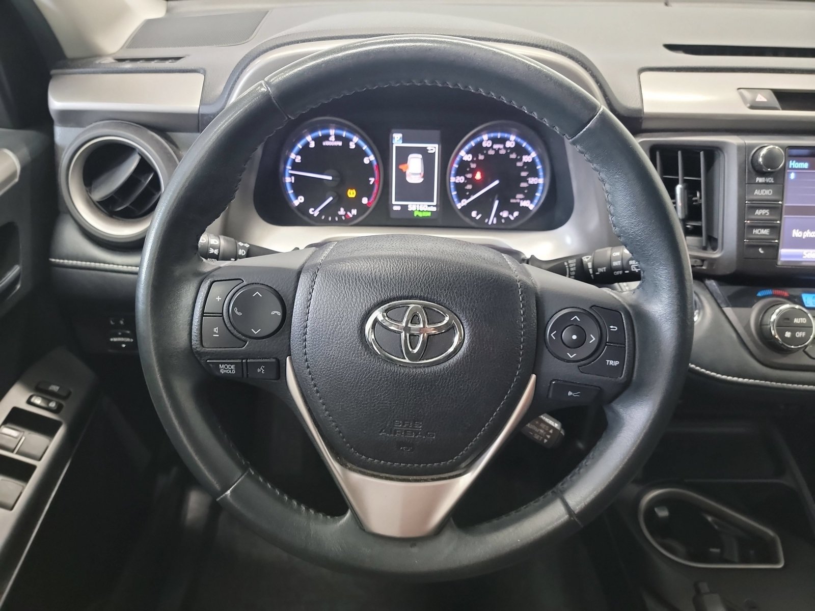 Used 2018 Toyota RAV4 XLE FWD image 17