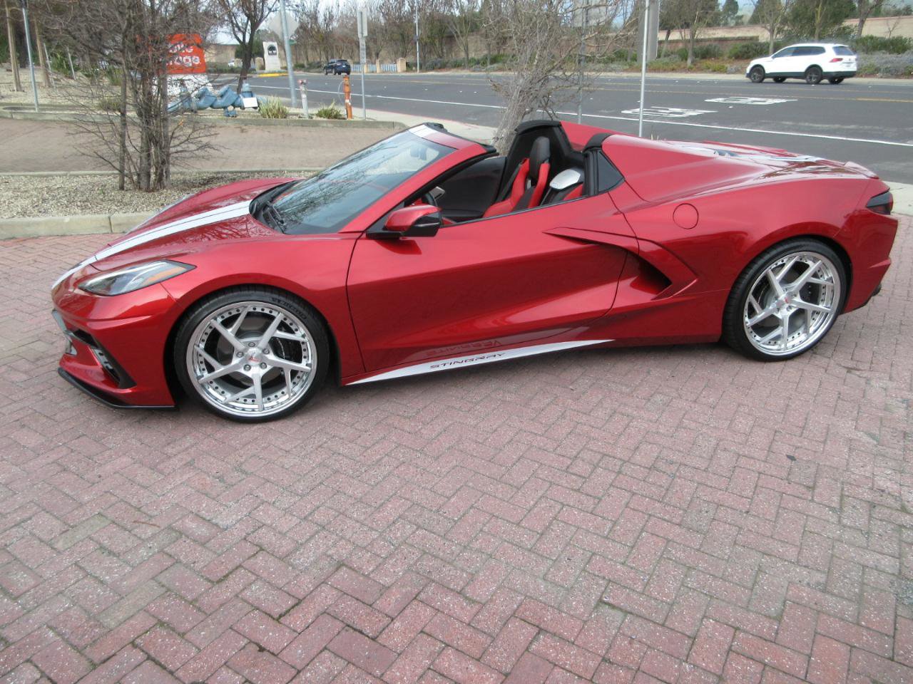 Used 2023 Chevrolet Corvette Stingray Preferred Conv w/ 2LT image 1