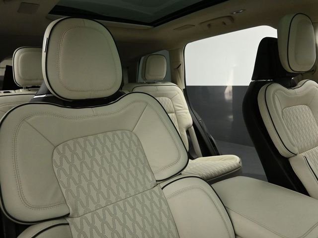 Certified 2023 Lincoln Aviator Black Label image 30