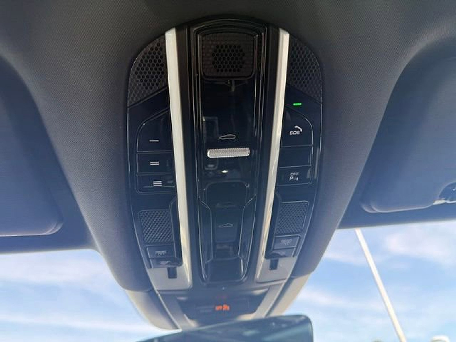 Used 2021 Porsche Cayenne AWD/4WD image 18