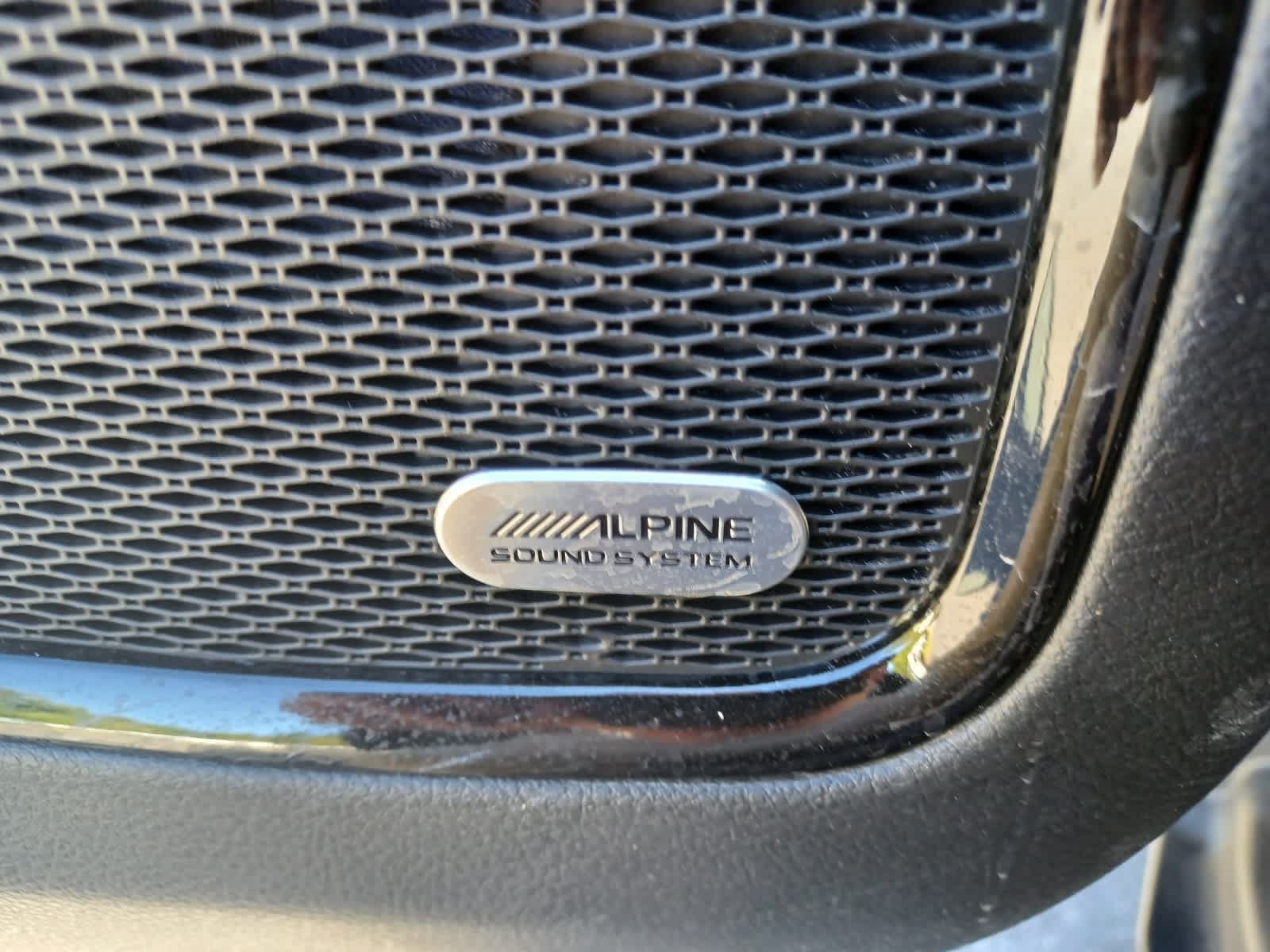 Used 2023 Jeep Compass Limited w/ Sun and Sound Group AWD/4WD image 18