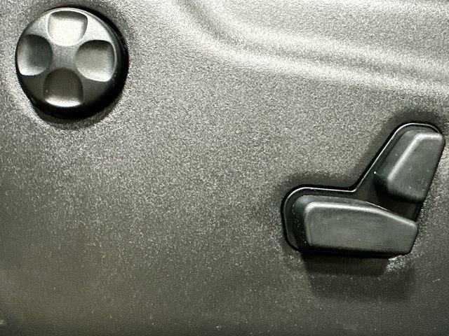 Used 2019 Jeep Grand Cherokee Altitude image 21
