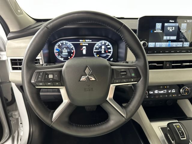 Used 2024 Mitsubishi Outlander SEL image 13
