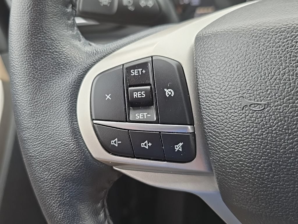 Used 2023 Ford Explorer XLT w/ Equipment Group 202A AWD/4WD image 21