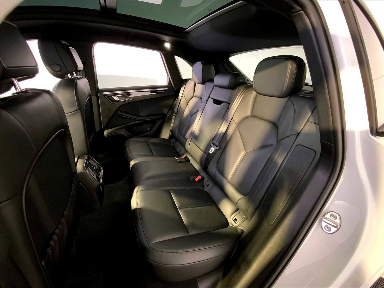 Certified 2023 Porsche Macan image 24
