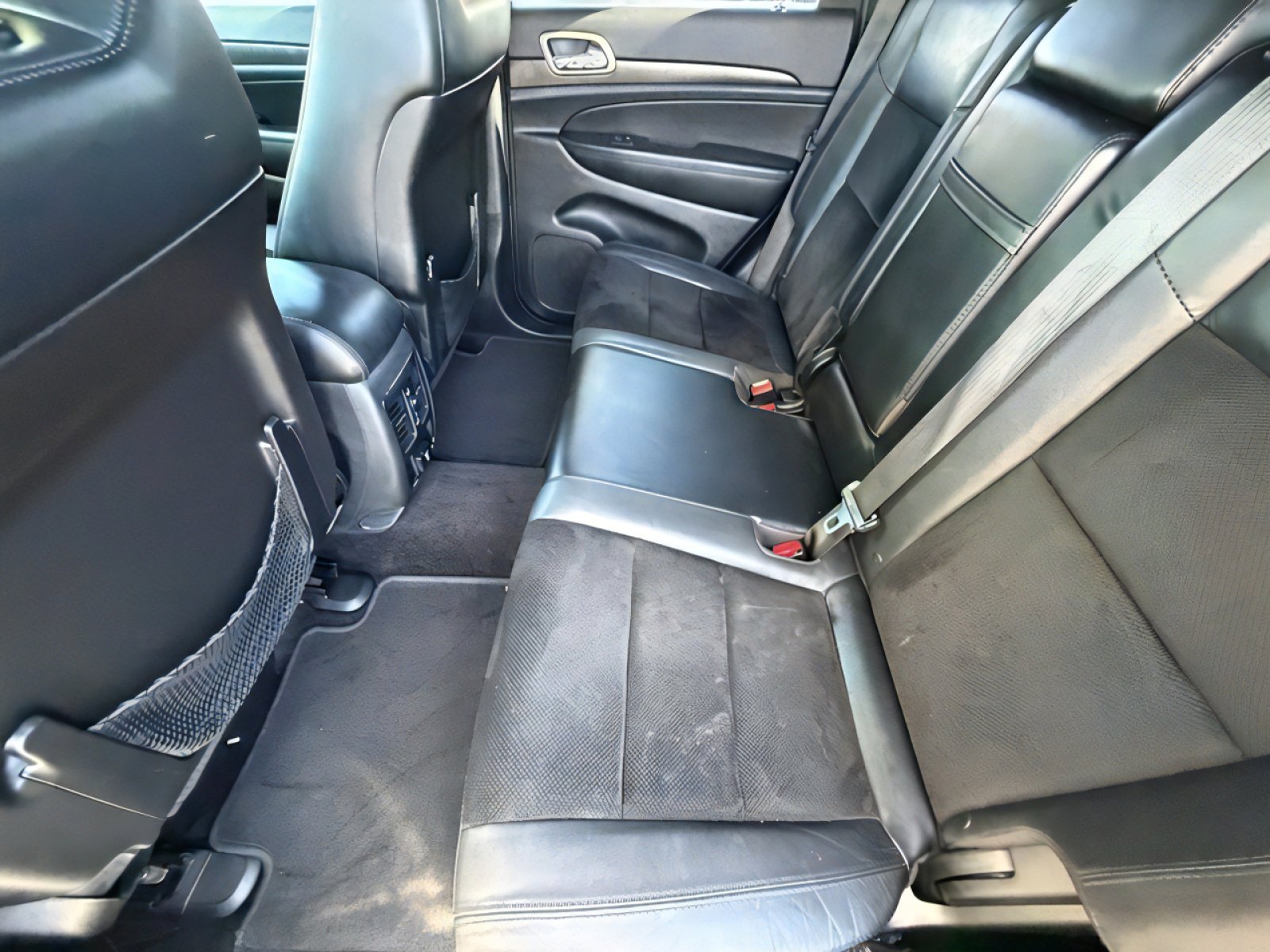 Used 2015 Jeep Grand Cherokee Altitude image 12
